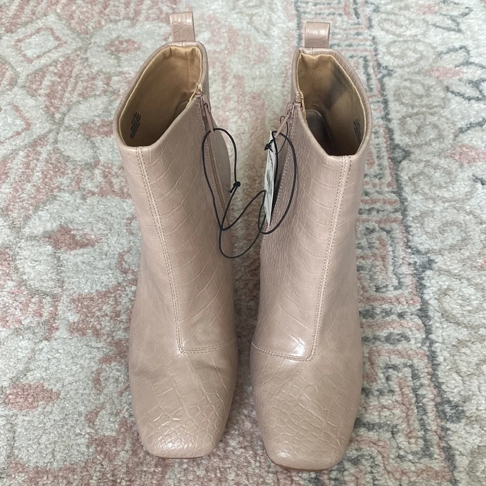 Express Booties - Picture 2 of 5